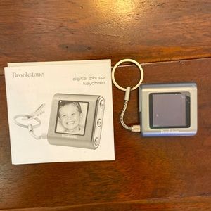 Unused Digital Photo Keychain- Great for kids or those without a cell phone